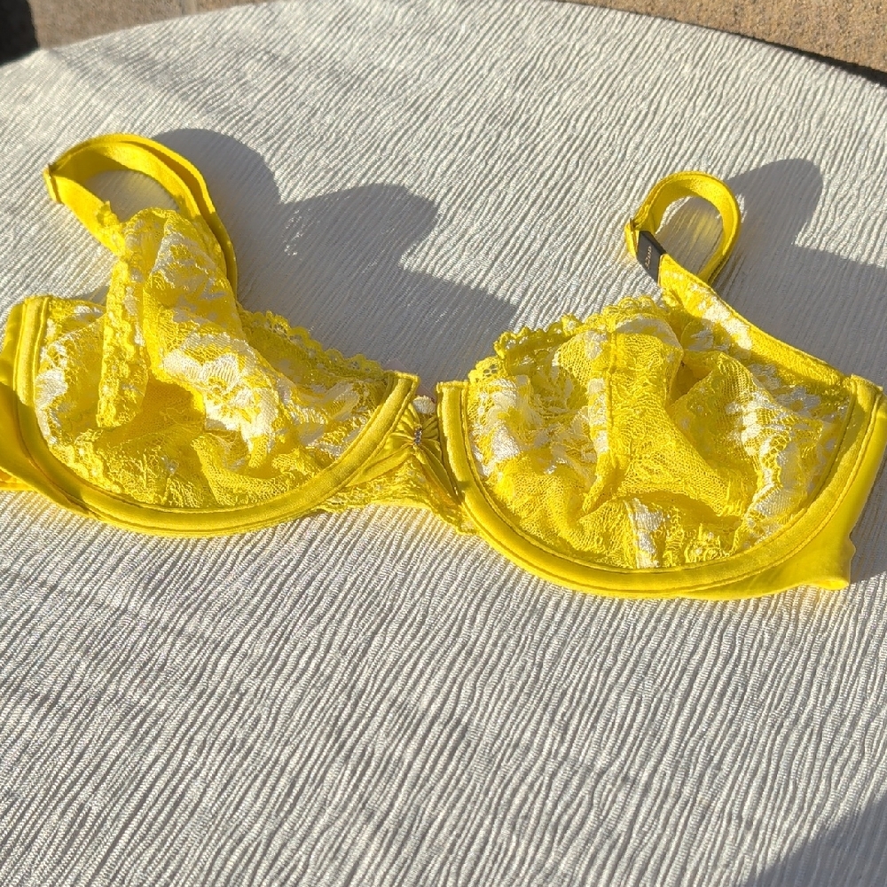 Victoria's Secret Yellow Lace Bra